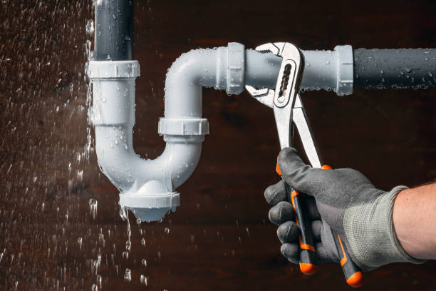 Professional Leak Detection technician working in Chestnut Hill, MA